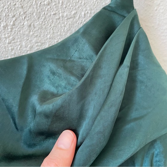 Selfie Leslie Well Versed Pleated Mini Dress Forest Green Size Small Satin Party - Picture 3 of 8